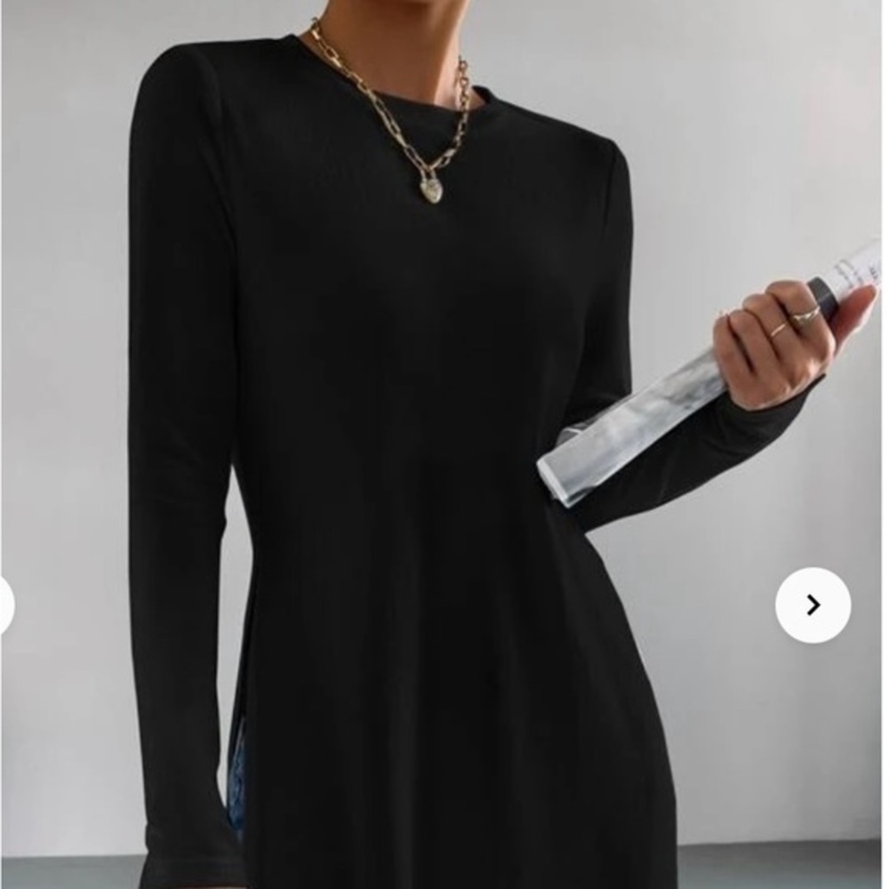🌸S34. SHEIN Essence Solid Hem Long Tee🖤